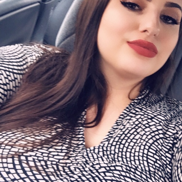 Meet your Posher, Anna - Picture 4 of 4